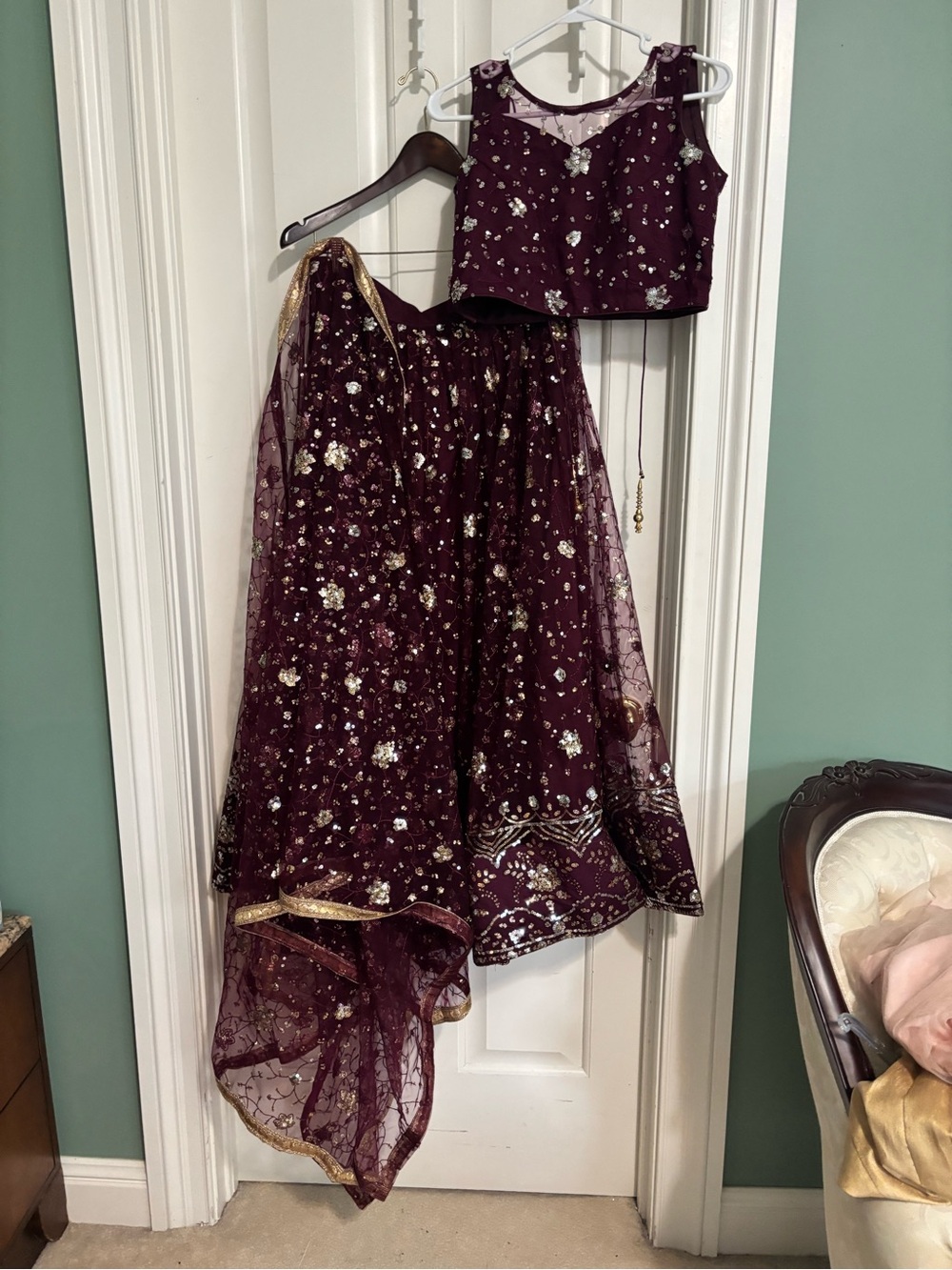 Women’s beautiful Burgundy Floral Embellished Lehenga Set Medium - Picture 5 of 16